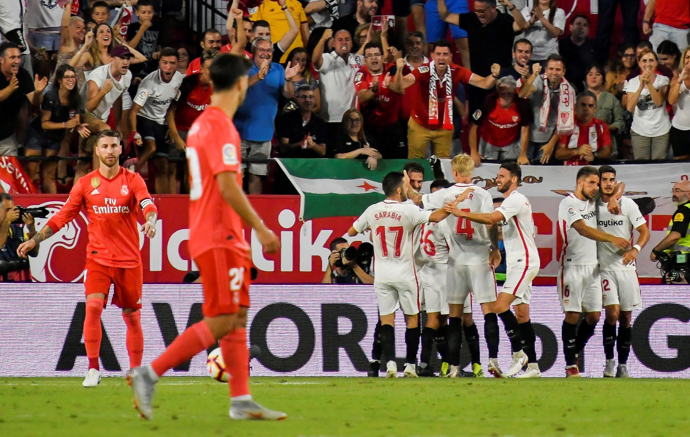 El Madrid también hace el ridículo en Sevilla (3-0)