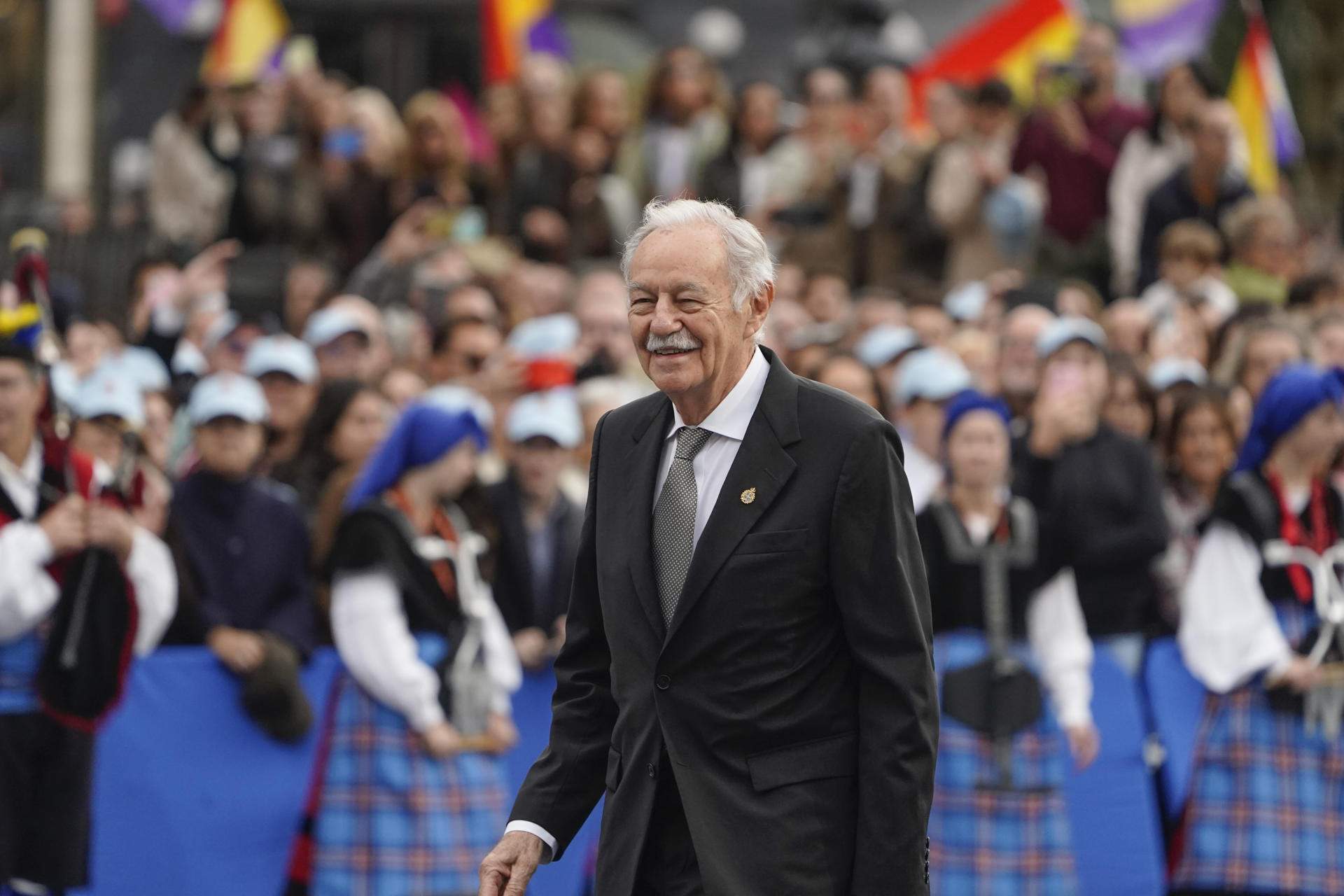 Mendoza reivindica la Barcelona "canalla" y Byung-Chul Han sacude los Princesa de Asturias Mendoza reivindica la Barcelona "canalla" y Byung-Chul Han sacude los Princesa de Asturias