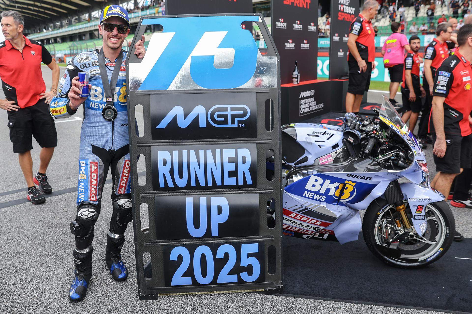 Àlex Márquez sigue brillando y consigue el subcampeonato de MotoGP en el sprint de Malasia Àlex Márquez sigue brillando y consigue el subcampeonato de MotoGP en el sprint de Malasia