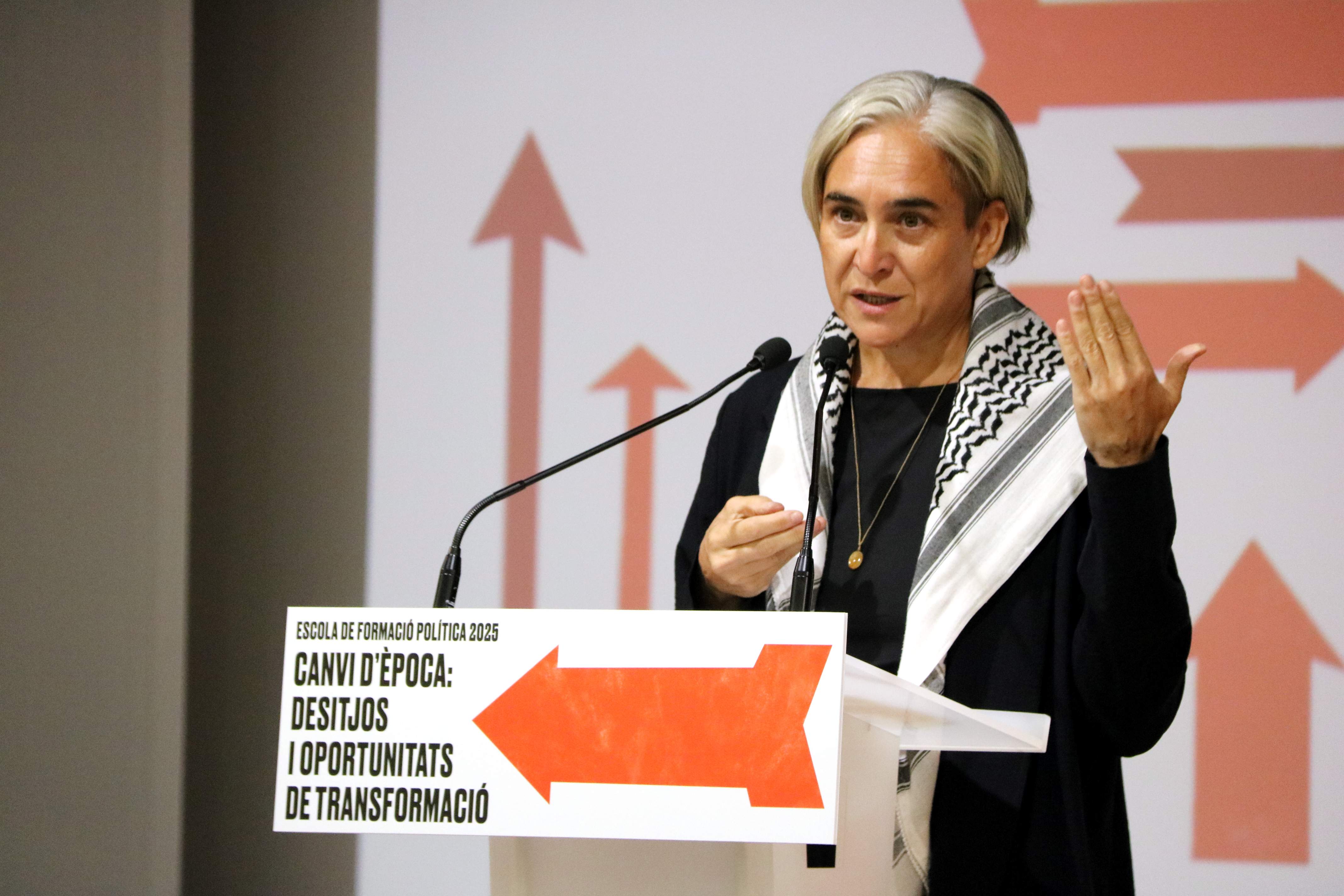 Colau acusa a Junts de comprar el discurso ultra de Aliança Catalana y avisa: "Es un error" Colau acusa a Junts de comprar el discurso ultra de Aliança Catalana y avisa: "Es un error"