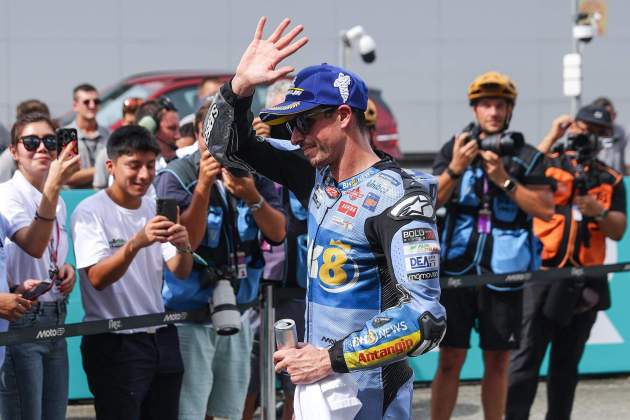 Àlex Márquez saludant / Foto: EFE Àlex Márquez saludant / Foto: EFE