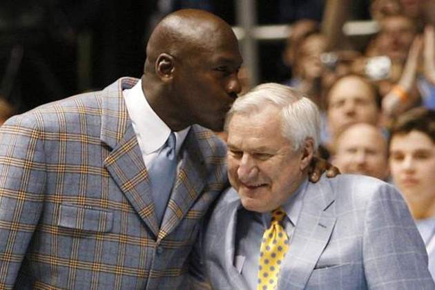 Michael Jordan y Dean Smith Michael Jordan y Dean Smith
