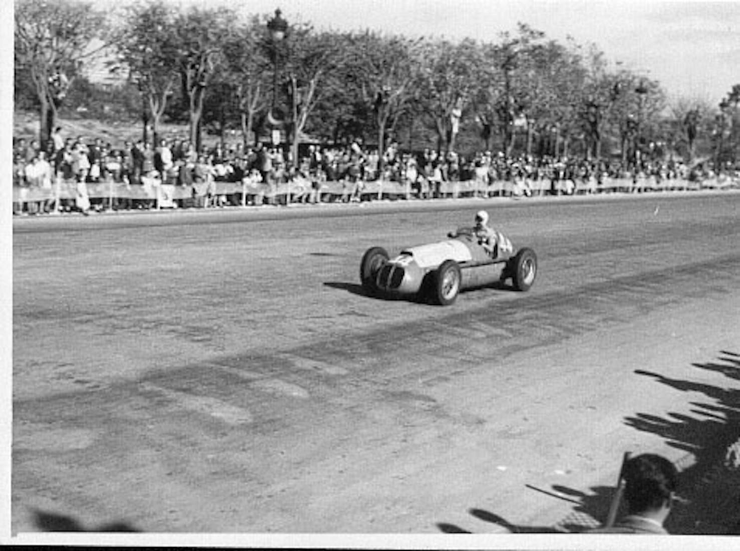 Paco Godia i el Circuit de Pedralbes: 74 anys d'un dia històric per a Catalunya a la Fórmula 1 Paco Godia i el Circuit de Pedralbes: 74 anys d'un dia històric per a Catalunya a la Fórmula 1