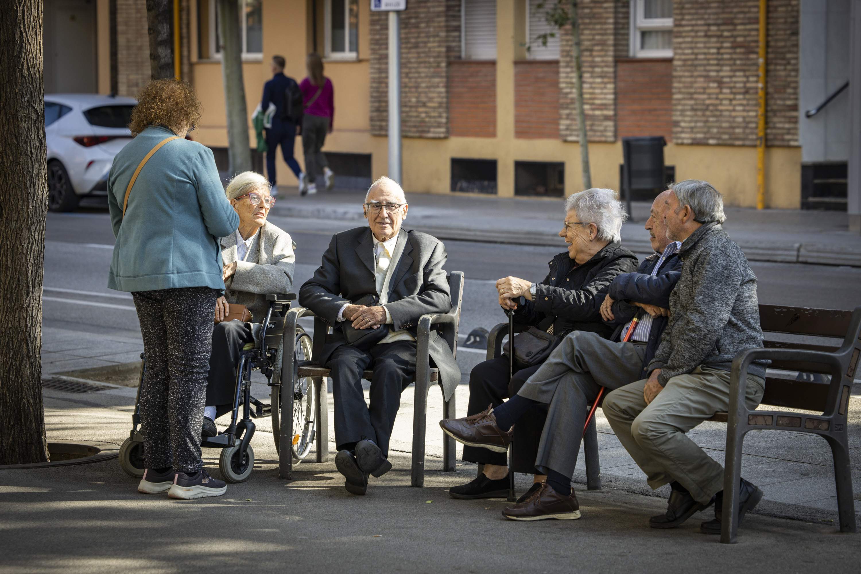 Junts propone en el Parlament crear una comisión de seguimiento de políticas para la gente mayor