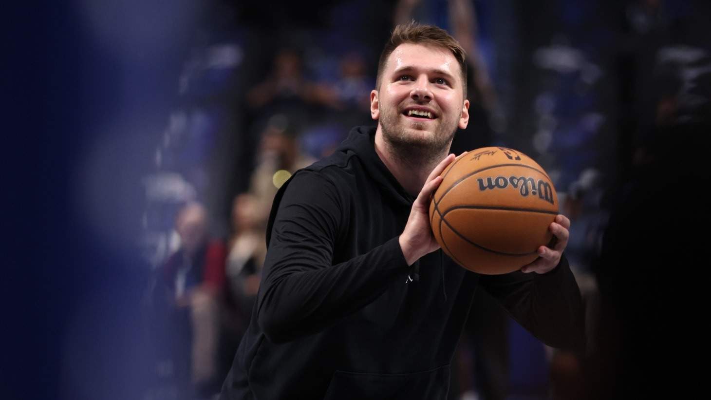 Luka Doncic se motiva antes de jugar con Britney Spears y una canción de Disney Luka Doncic se motiva antes de jugar con Britney Spears y una canción de Disney