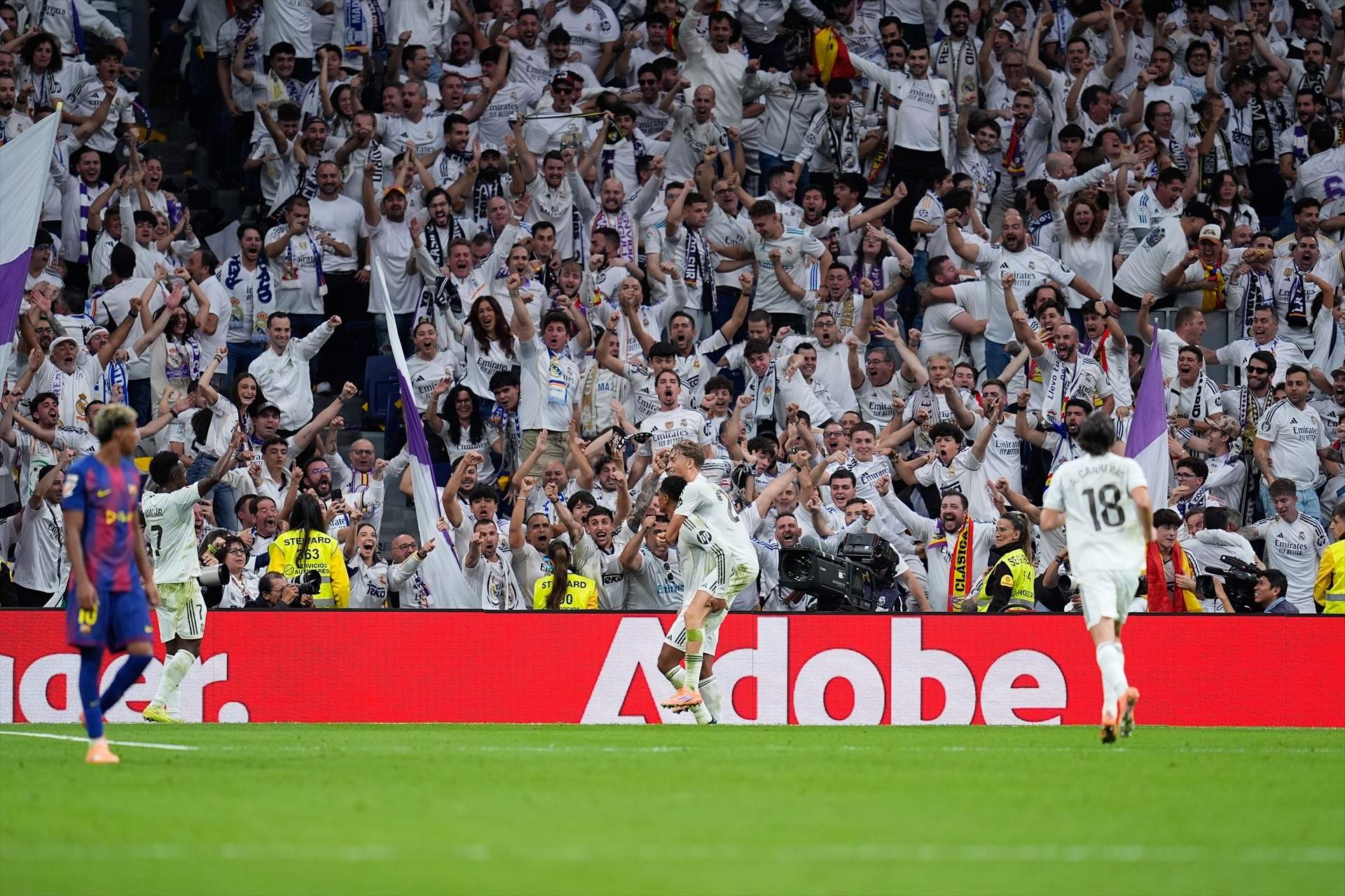 La Liga denuncia cánticos insultantes del Bernabéu en contra del Barça La Liga denuncia cánticos insultantes del Bernabéu en contra del Barça
