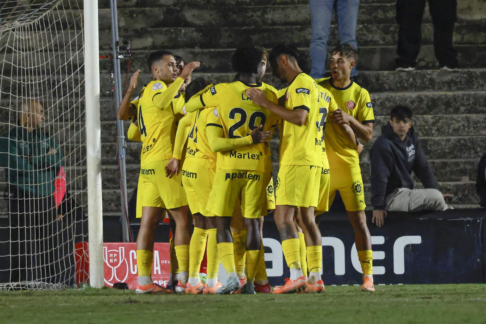 El Girona s'imposa al Constància a la pròrroga i passa de ronda a la Copa del Rei (2-3) El Girona s'imposa al Constància a la pròrroga i passa de ronda a la Copa del Rei (2-3)