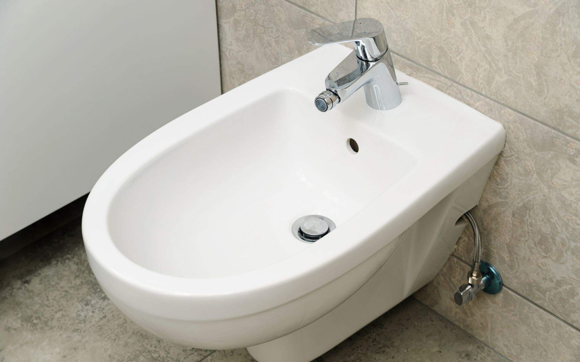 Adiós al bidé en el baño: la nueva tendencia de moda es más limpia y elegante