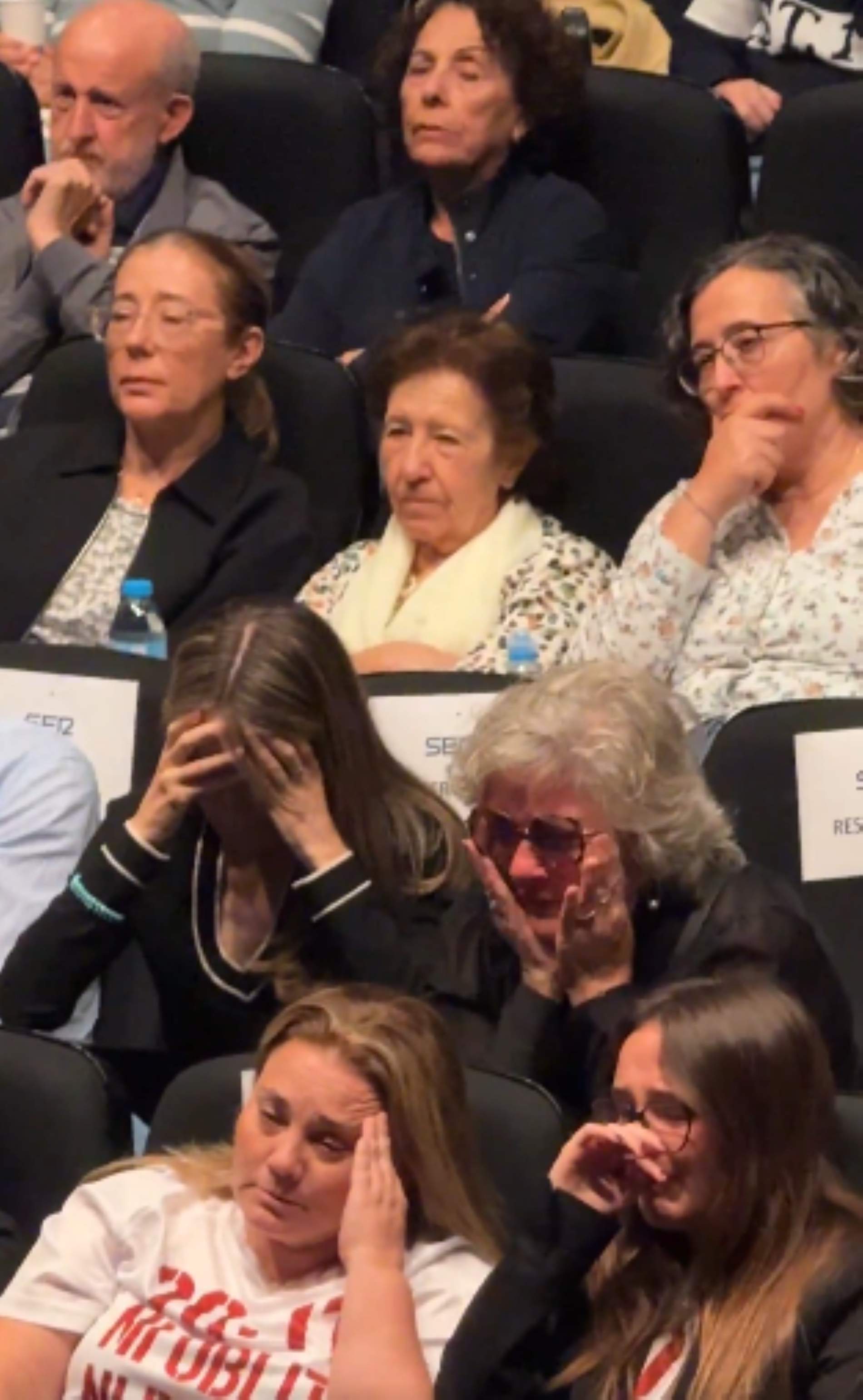 Víctimas de la DANA estallan de rabia durante el discurso de Mazón | VÍDEO Víctimas de la DANA estallan de rabia durante el discurso de Mazón | VÍDEO