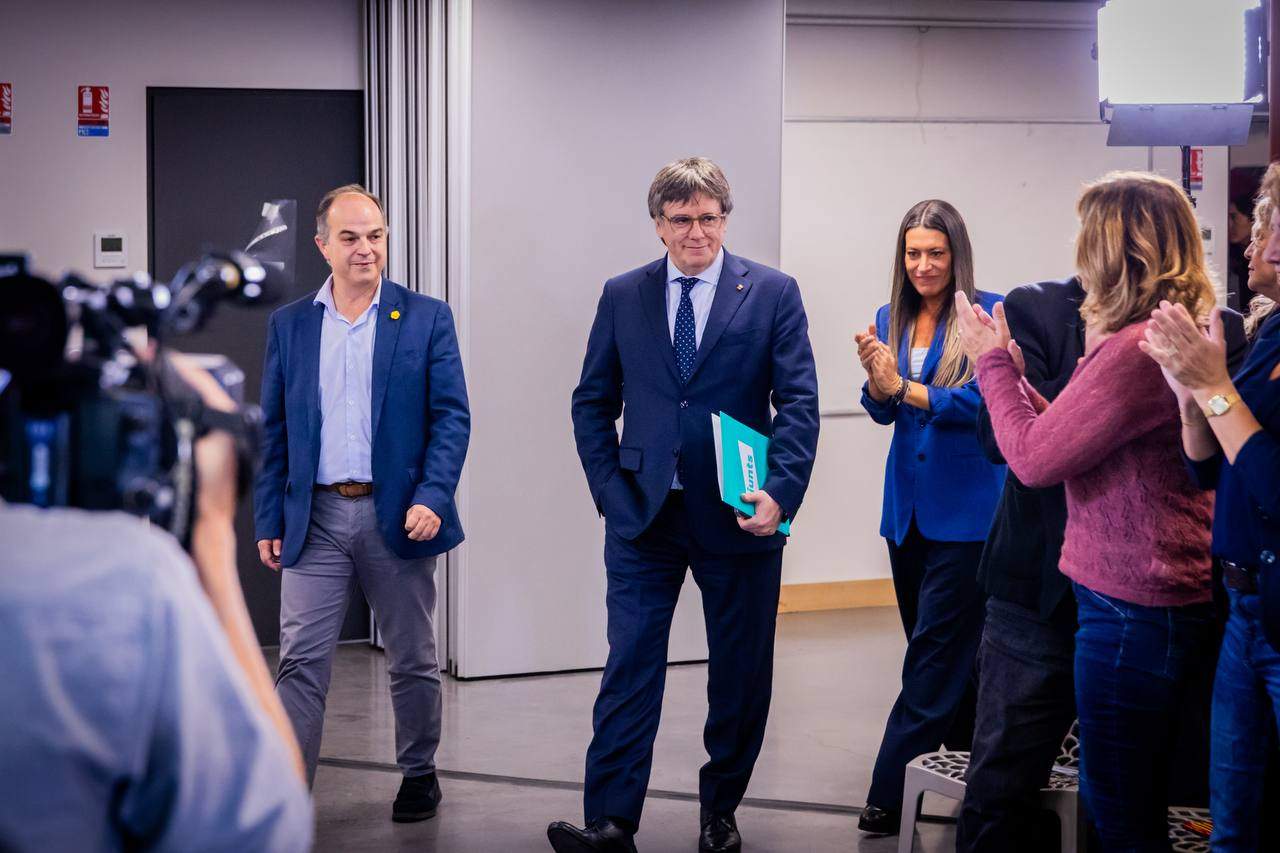 Las bases de Junts consuman con el 86,98% de los votos la ruptura de Puigdemont con Sánchez Las bases de Junts consuman con el 86,98% de los votos la ruptura de Puigdemont con Sánchez