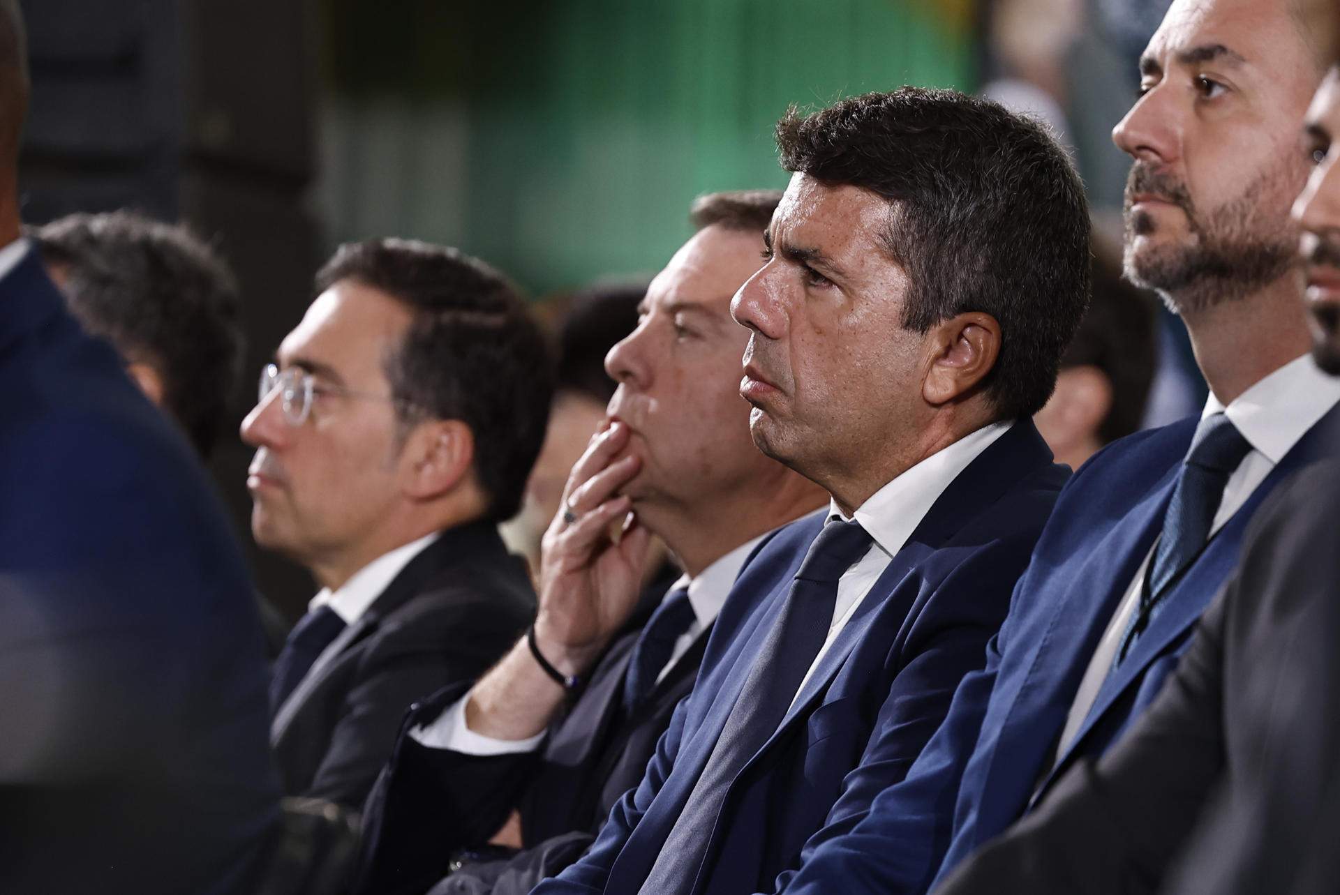 Gritos contra Mazón en el funeral por las víctimas de la DANA: “¡Asesino, cobarde!" | VÍDEO