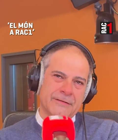 Toni Clapés, emocionado en directo por la sorpresa de su familia después de ganar el Ondas RAC1 Toni Clapés, emocionado en directo por la sorpresa de su familia después de ganar el Ondas RAC1