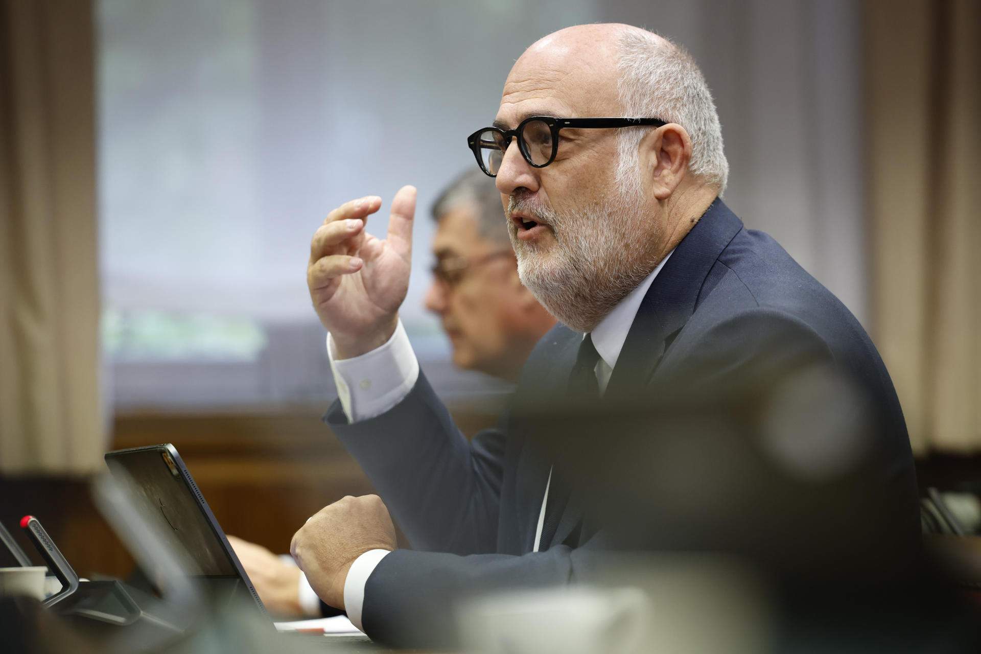 Reproches cruzados entre Pujol y Sánchez en el Senado: “Houdini o trilero” y “conservador condescendiente”