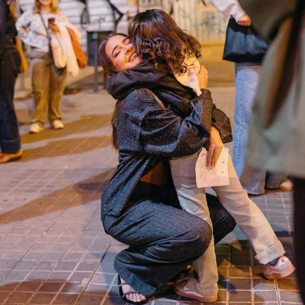 Laura Escanes con su hija Roma en la première de 'La Travessa' / Instagram Laura Escanes con su hija Roma en la première de 'La Travessa' / Instagram