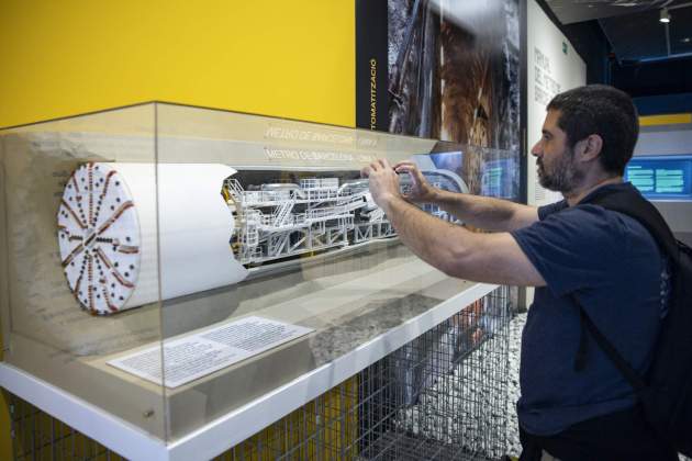 Exposició 100 anys de metro al Palau Robert / Foto: Carlos Baglietto Exposició 100 anys de metro al Palau Robert / Foto: Carlos Baglietto