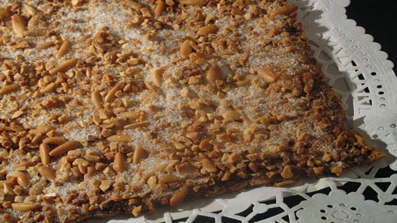 Paz Padilla s'atreveix amb la coca de llardons catalana: "Molt fàcil i boníssima"