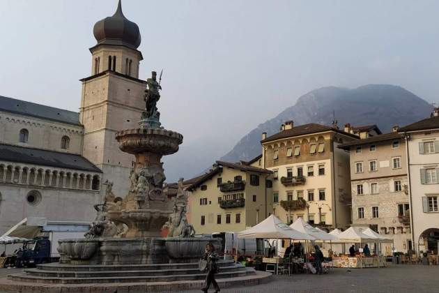 6. Trento. Piazza del Duomo. Font Oficina Estatal de Turisme d'Itàlia 6. Trento. Piazza del Duomo. Font Oficina Estatal de Turisme d'Itàlia
