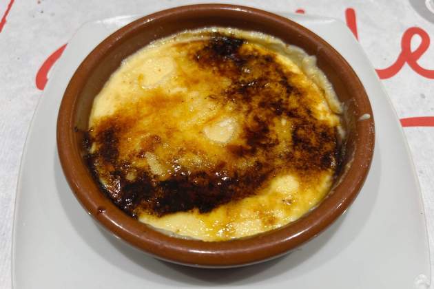 Crema catalana del restaurant Agullers. / Foto: Rosa Molinero Trias