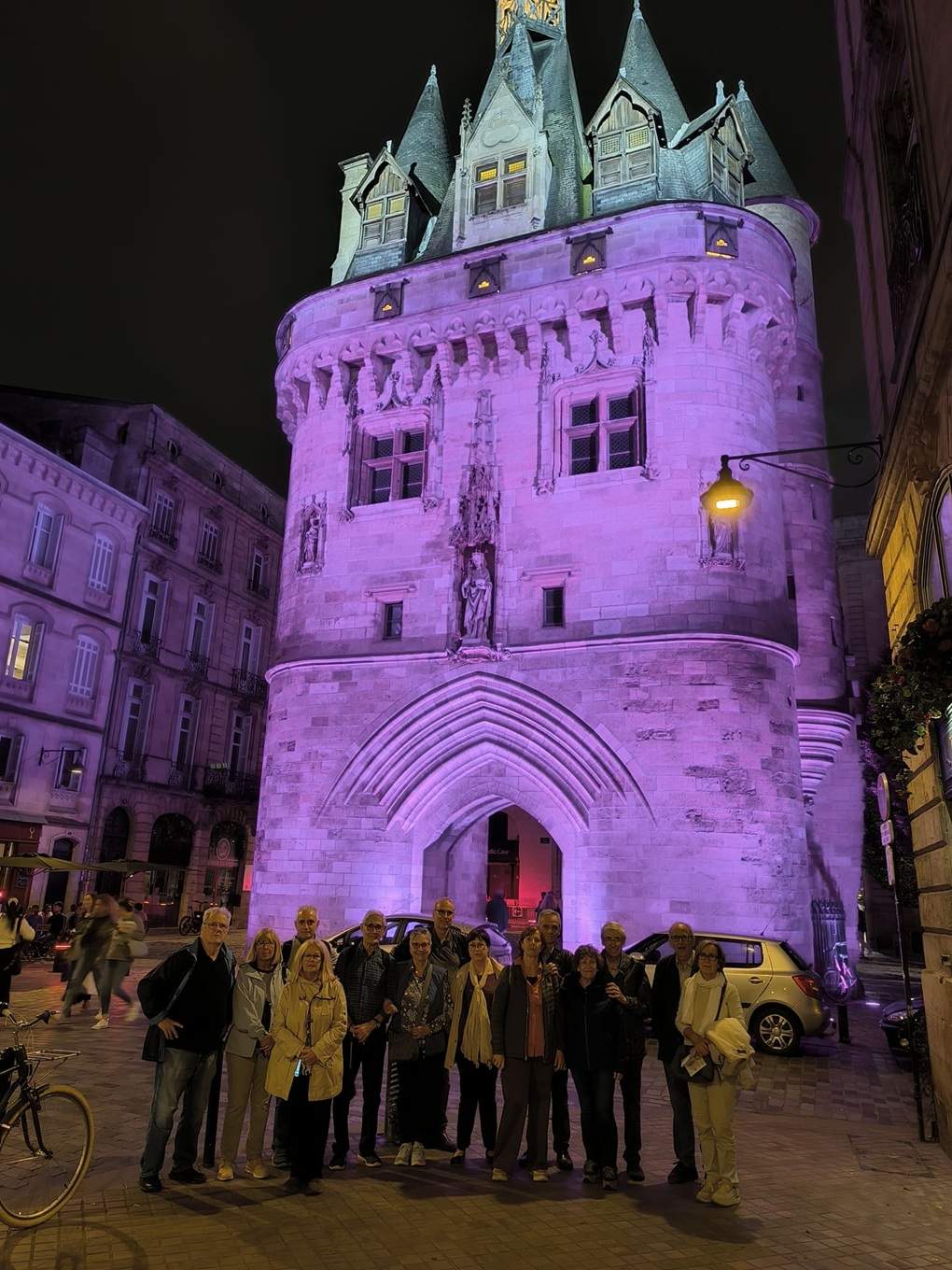 3. Bordeus. La Porta de Cailhau per la banda del riu. Cedida Santi Such 3. Bordeus. La Porta de Cailhau per la banda del riu. Cedida Santi Such