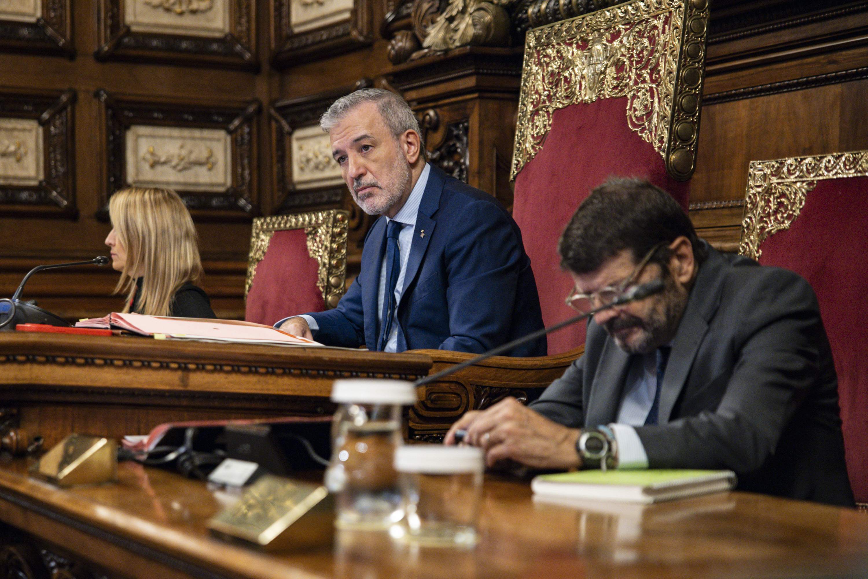 Collboni fa una crida a la unitat de la “majoria progressista” per “aixecar un mur” contra la ultradreta