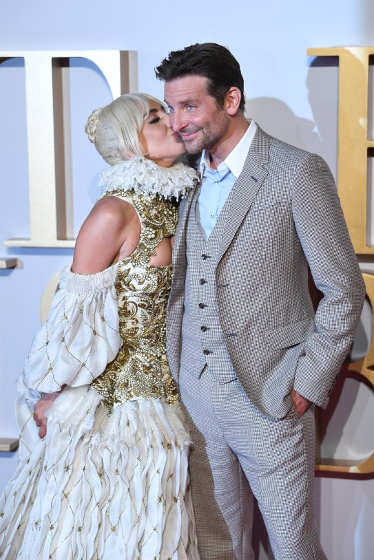 bradley cooper y lady gaga EFE