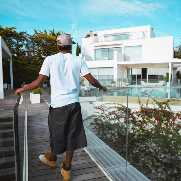 Primera foto de Lamine Yamal a la mansió de Piqué i Shakira   Instagram Primera foto de Lamine Yamal a la mansió de Piqué i Shakira   Instagram