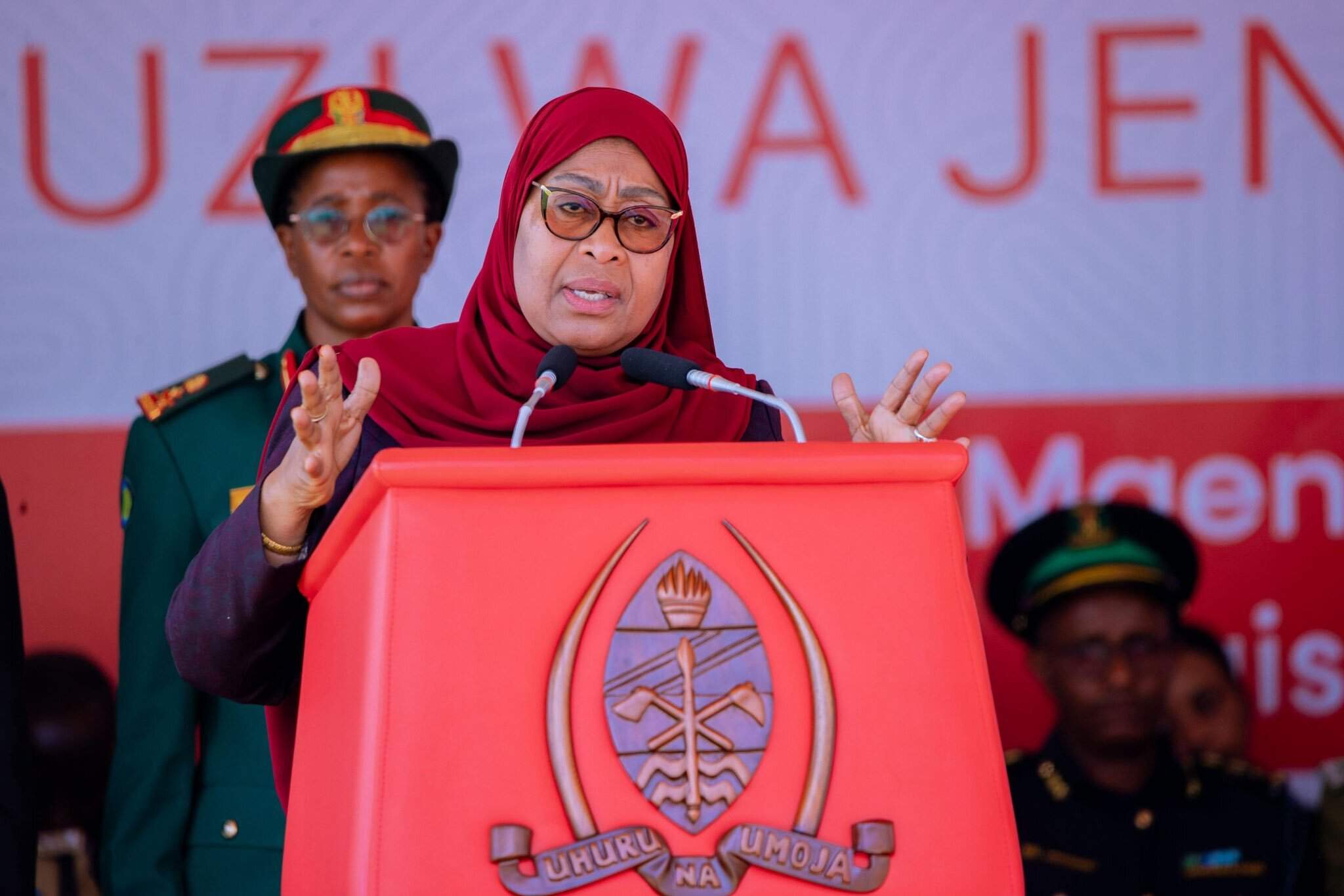 Qui és Samia Suluhu, la dictadora de Tanzània reelegida amb el 98% dels vots en unes eleccions amb 800 morts Qui és Samia Suluhu, la dictadora de Tanzània reelegida amb el 98% dels vots en unes eleccions amb 800 morts