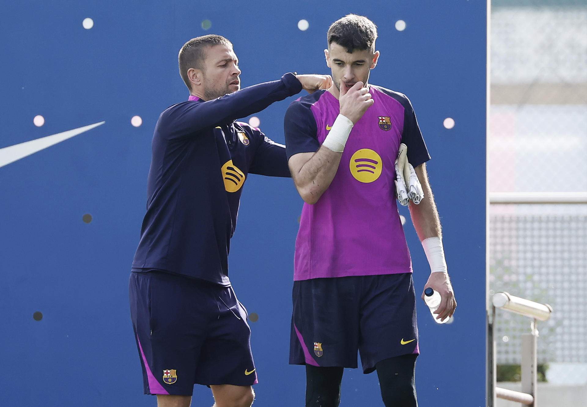 Joan Garcia, novedad ilusionante para Hansi Flick, y una baja desesperante en el Barça Joan Garcia, novedad ilusionante para Hansi Flick, y una baja desesperante en el Barça