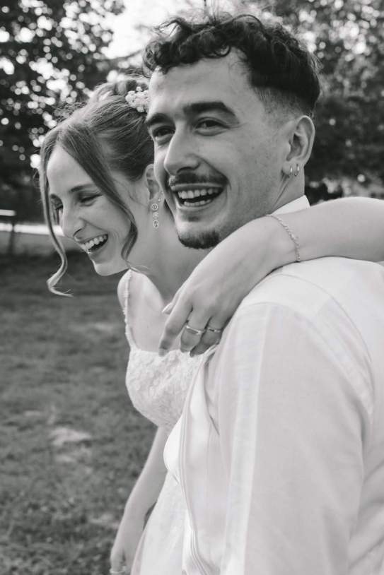 L'Oriol i la Judit el dia de la seva boda / Instagram @byclararuiz L'Oriol i la Judit el dia de la seva boda / Instagram @byclararuiz