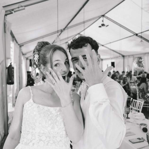 L'Oriol i la Judit el dia de la seva boda / Instagram @byclararuiz L'Oriol i la Judit el dia de la seva boda / Instagram @byclararuiz