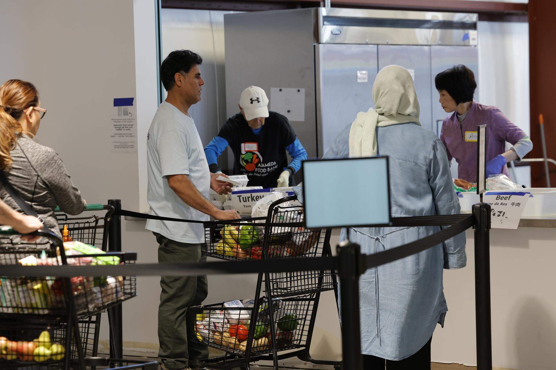 Un choque de dos aviones y millones de personas sin ayudas: los efectos de la crisis presupuestaria en EEUU