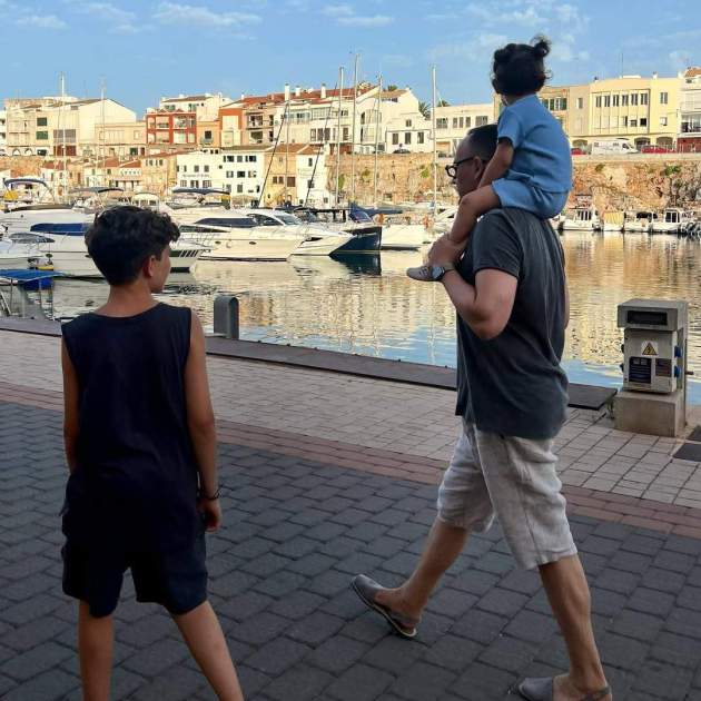 Risto Mejide amb els seus dos fills a Menorca l'any 2022 / Instagram