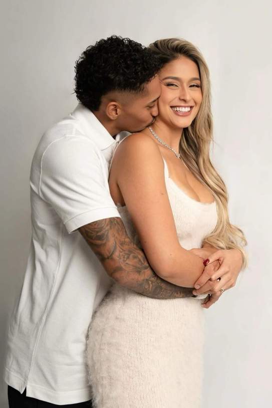 Raphinha y Taia Belloli 