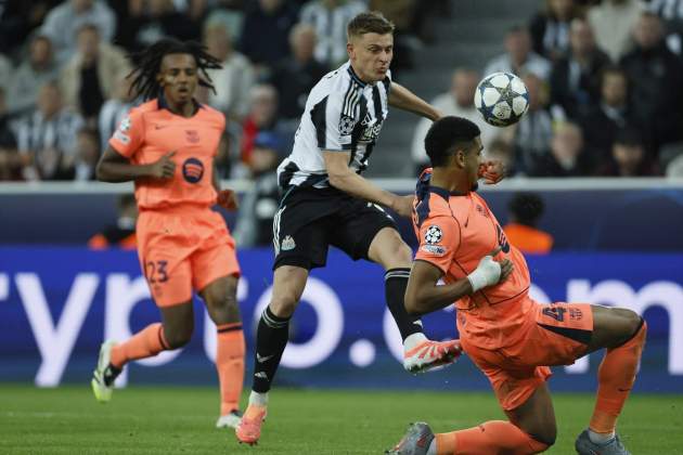 Araujo Newcastle Barça