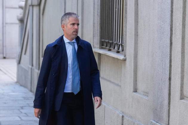 Julián Salto arribant al judici del fiscal general   EFE Julián Salto arribant al judici del fiscal general   EFE