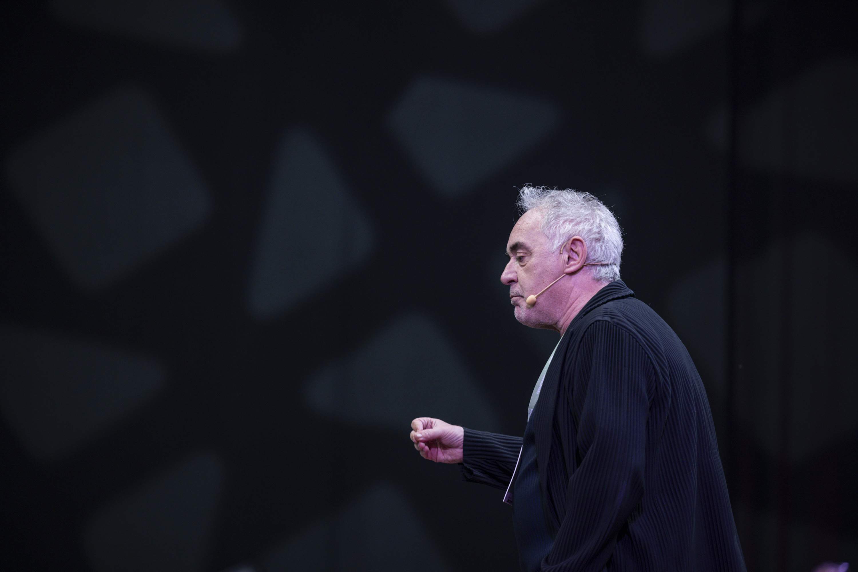 Ferran Adrià fuig del soroll de Barcelona de la mà del refugi a la Costa Brava on "la migdiada és sagrada"