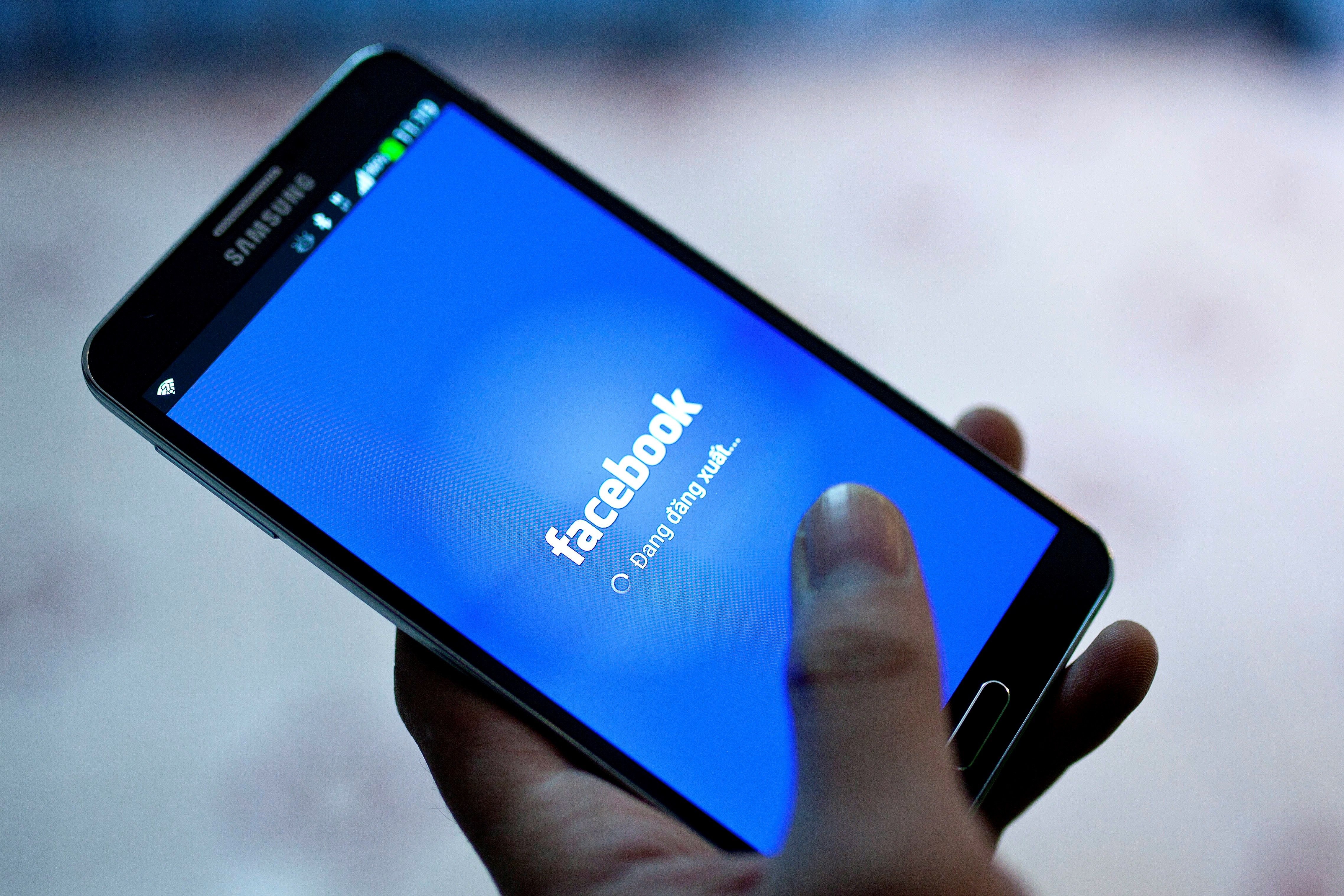 Facebook rep un ciberatac a 50 milions de comptes i es desploma a borsa