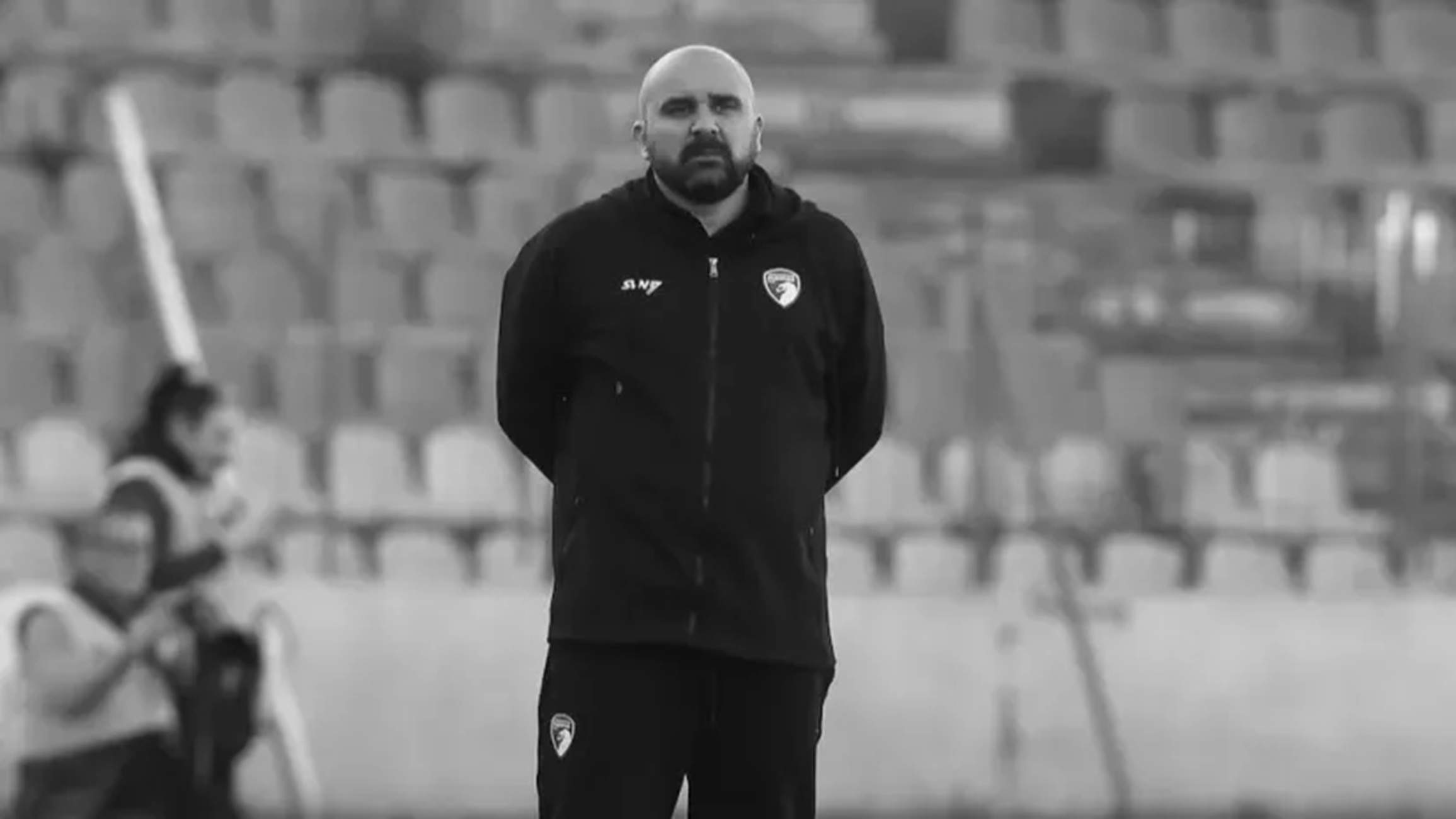 Tragèdia en el futbol serbi: mor un entrenador en ple partit i els jugadors se n'assabenten per l'àrbitre