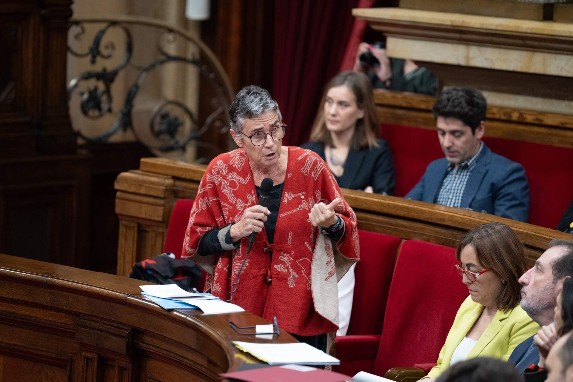 L'oposició posa la lupa als cribratges de càncer de còlon i mama i demana la compareixença de la consellera