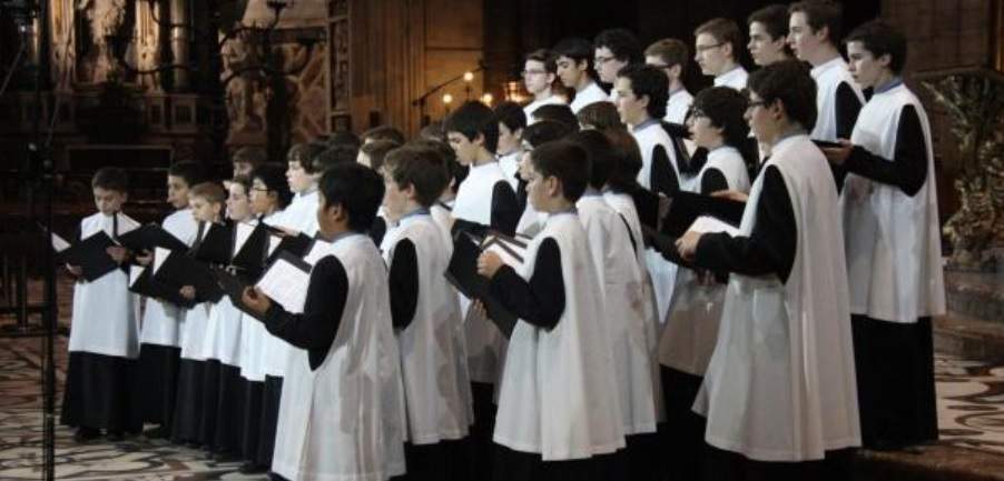 ¿La Escolania de Montserrat debería negarse a cantar en castellano?