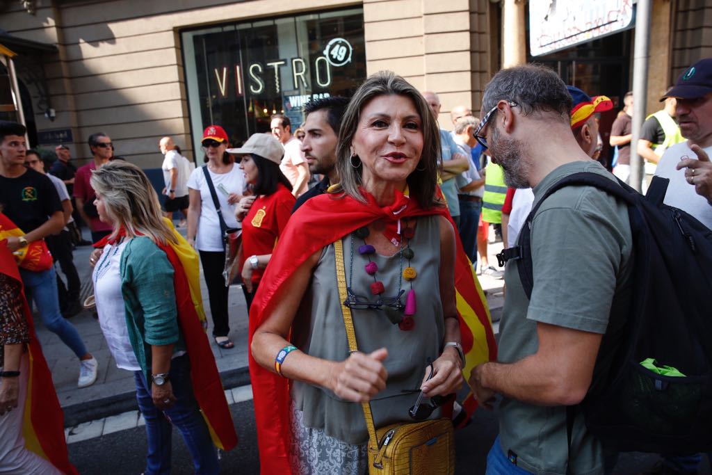 La exdelegada Llanos de Luna, con los policías de Jusapol