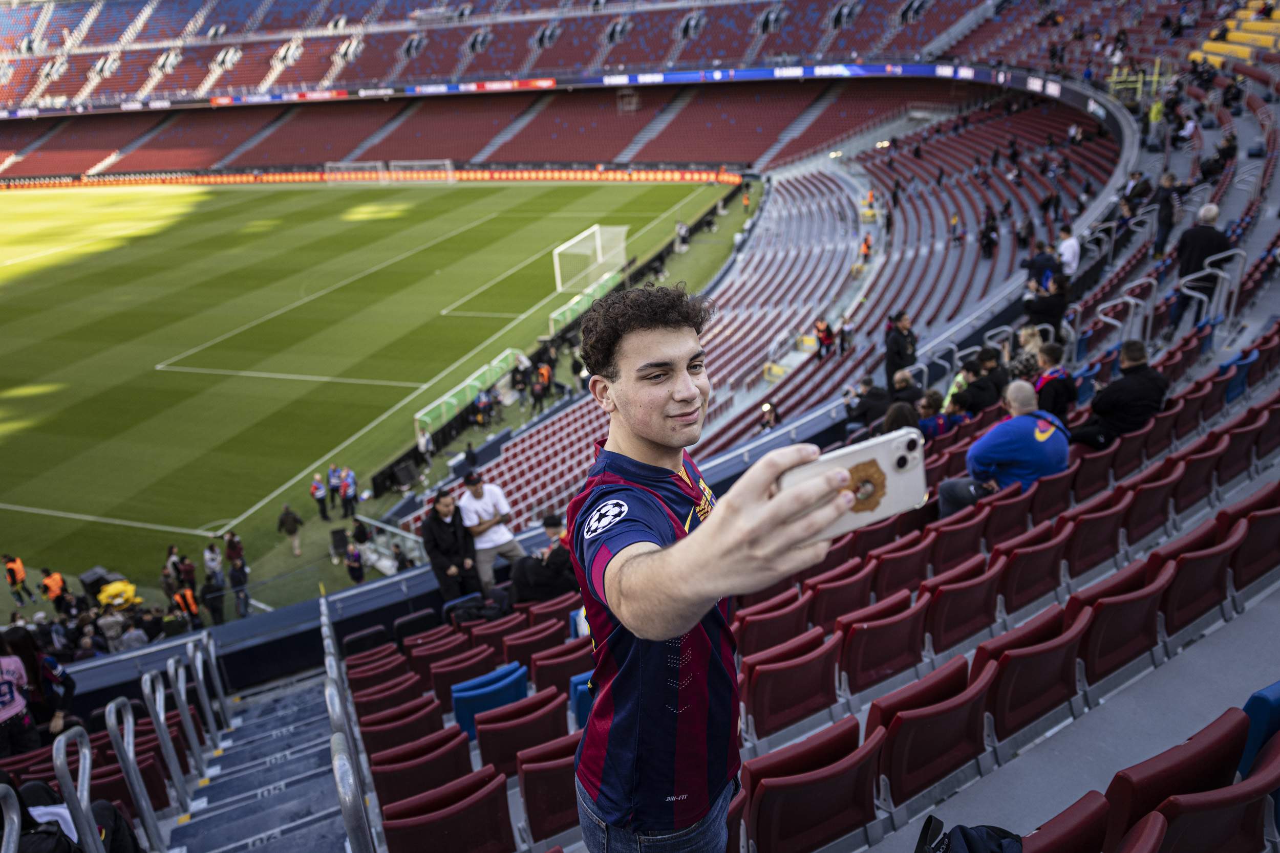 Entrenamiento en el nuevo Spotify Camp Nou: los mejores vídeos e imágenes del Barça