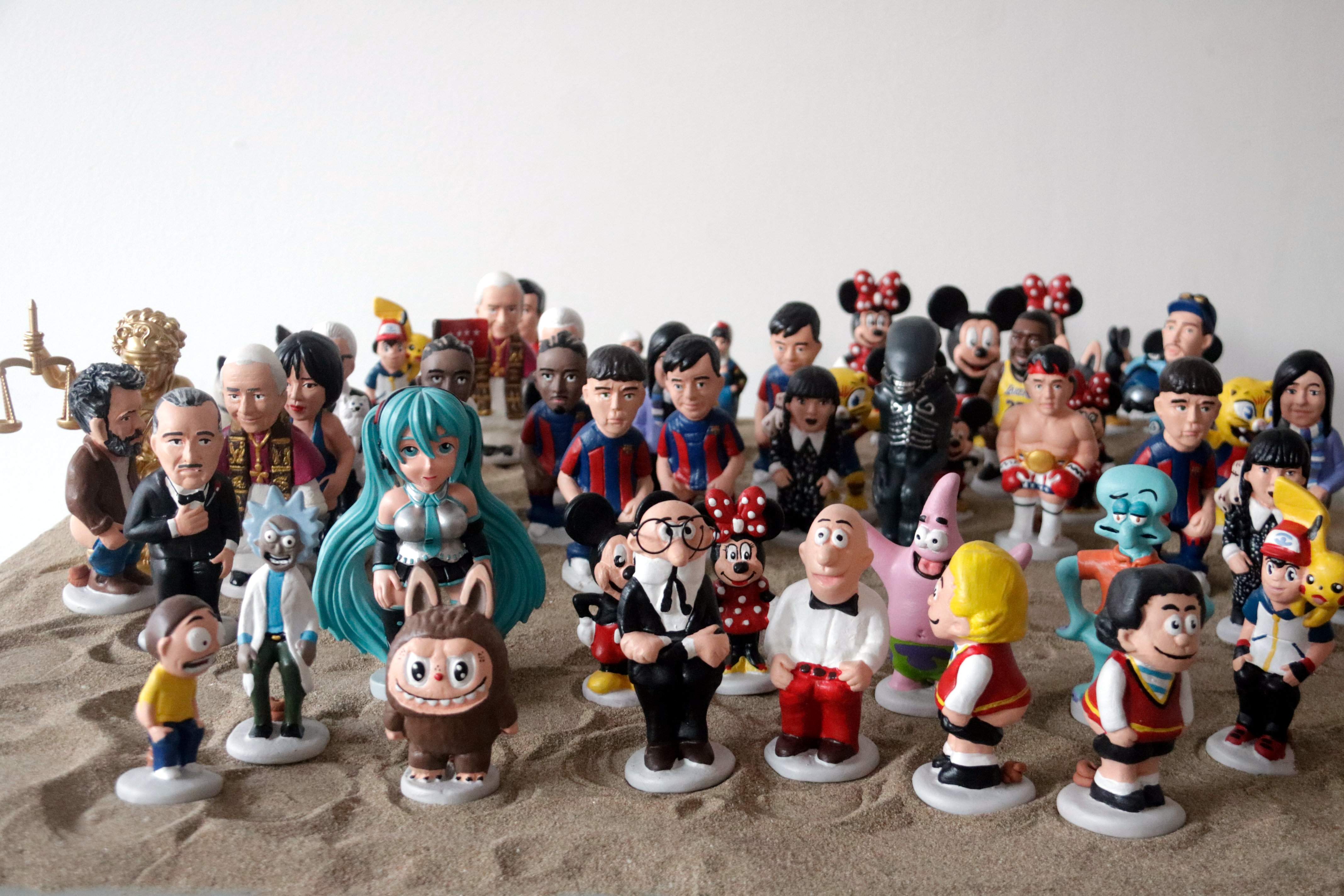 Los nuevos caganers de esta Navidad: Aitana, Pedri, Sílvia Orriols, el Papa, un Labubu o Mortadelo y Filemón
