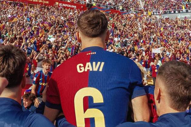 Gavi amb els aficionats   Instagram