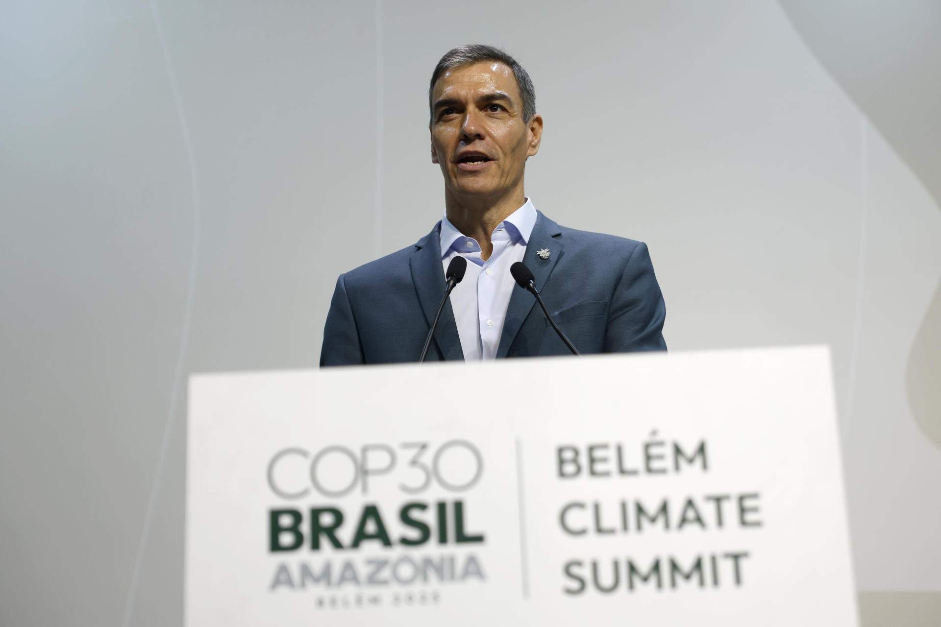 Sánchez asegura que agotará la legislatura y pide elecciones en el País Valencià