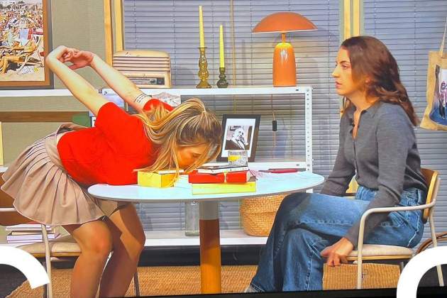 Porras i Juliana Canet durant la gravació d'un episodi / 3Cat Porras i Juliana Canet durant la gravació d'un episodi / 3Cat