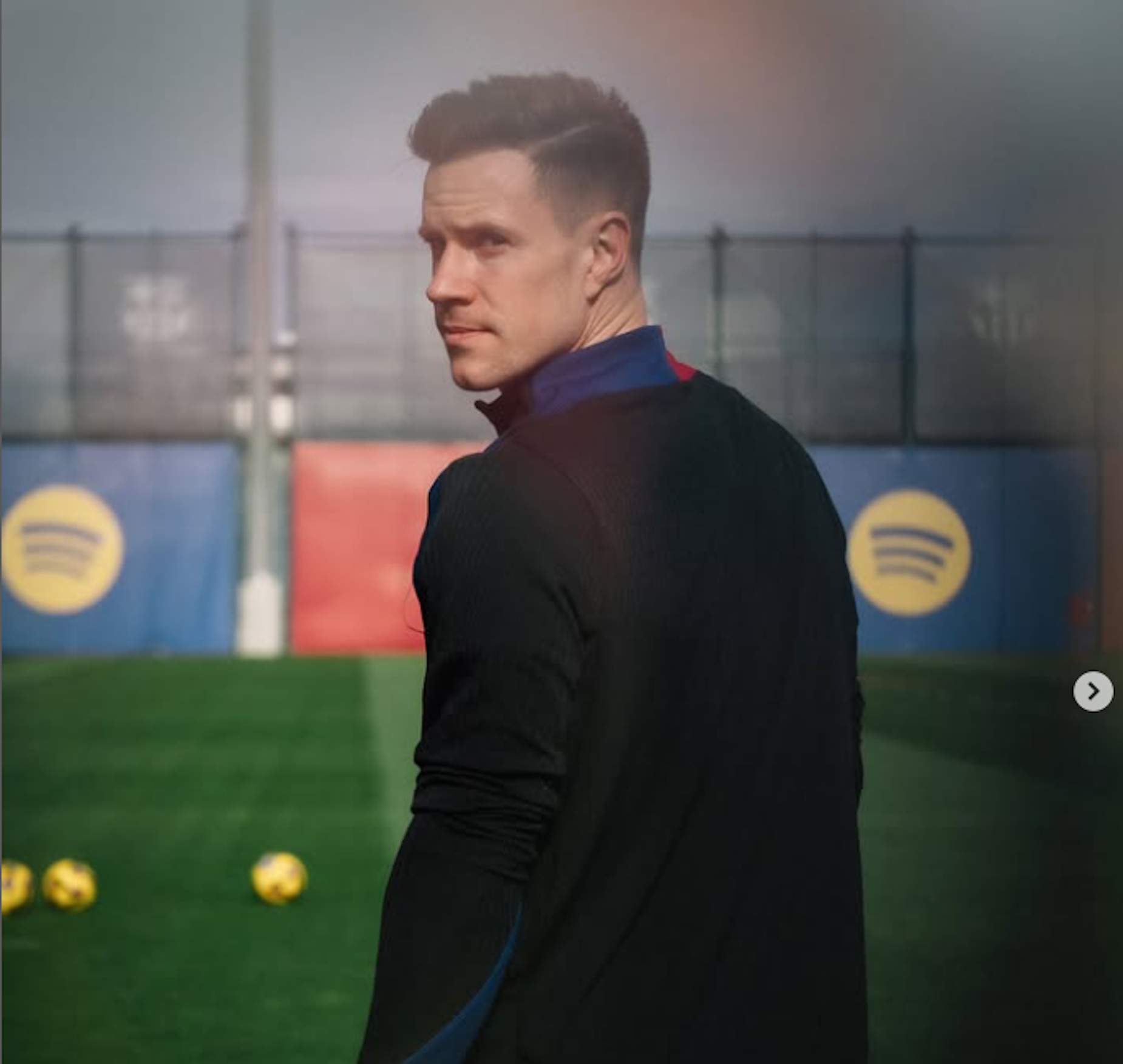 Ter Stegen ensenya quina foto íntima té emmarcada al saló de casa: ni Barça ni fills