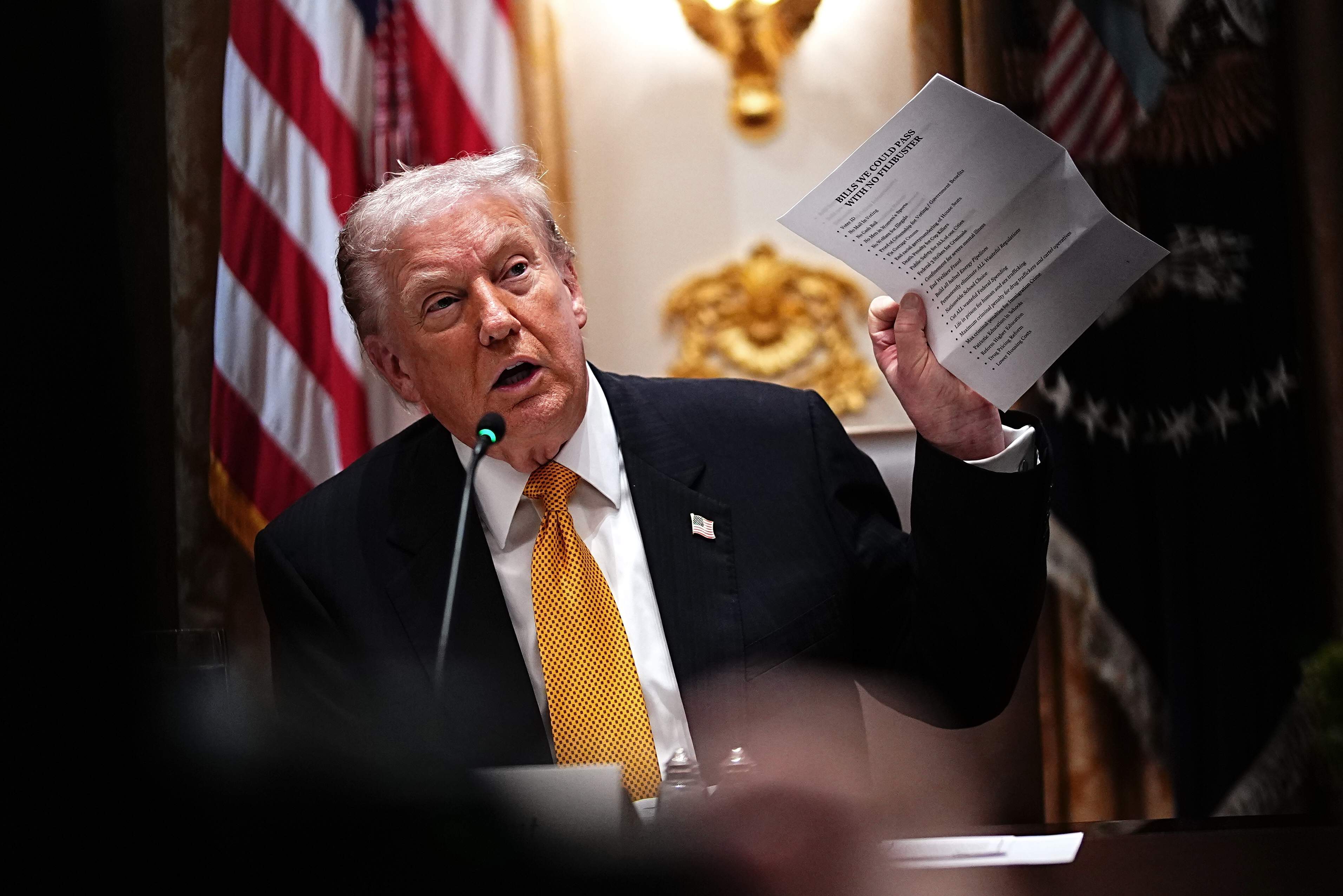 Trump avisa a los controladores aéreos que no han querido trabajar gratis: “Seréis reemplazados por patriotas”