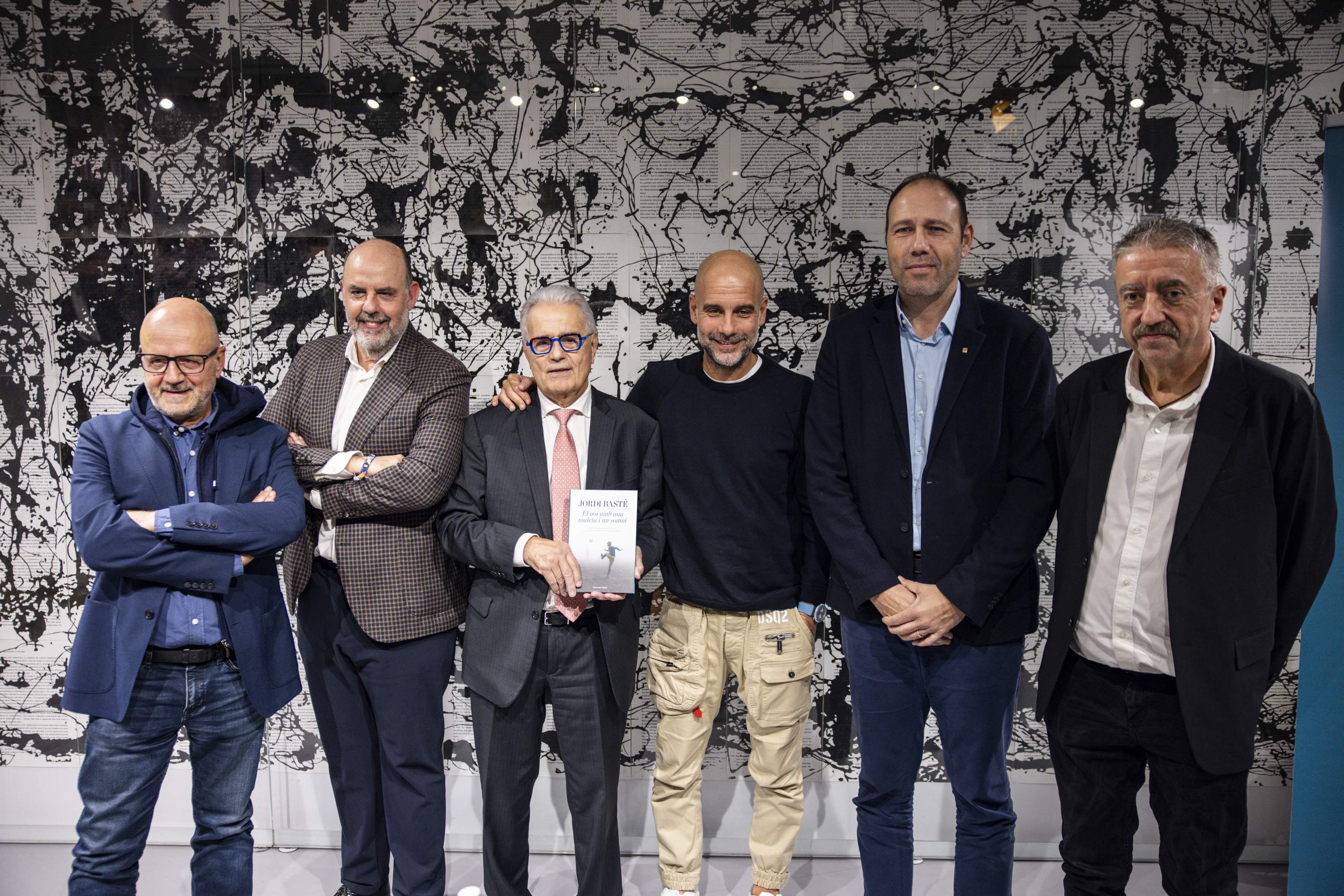 Pep Guardiola assisteix a la presentació del llibre de Jordi Basté sobre el doctor Ramon Cugat
