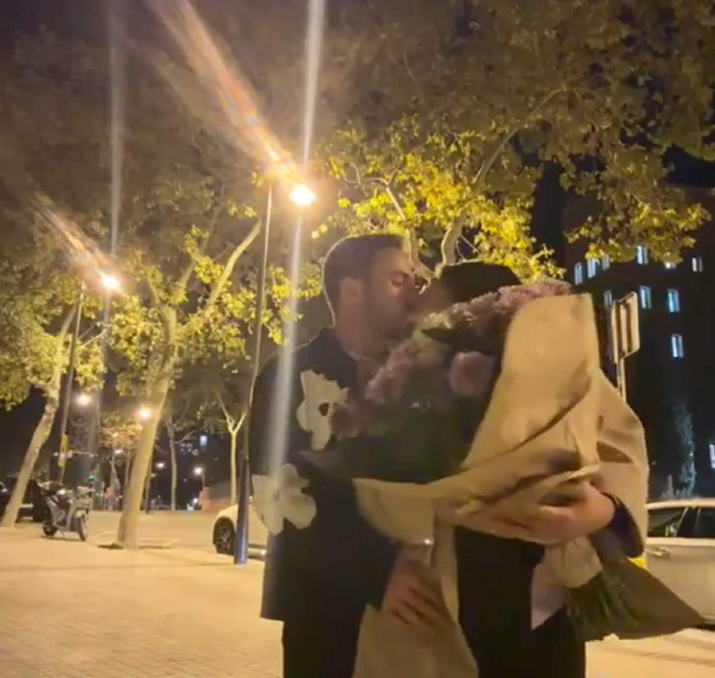 Gisela i Nil, la parella d'enamorats que s'ha trobat amb Messi de nit als carrers de Barcelona: què han dit